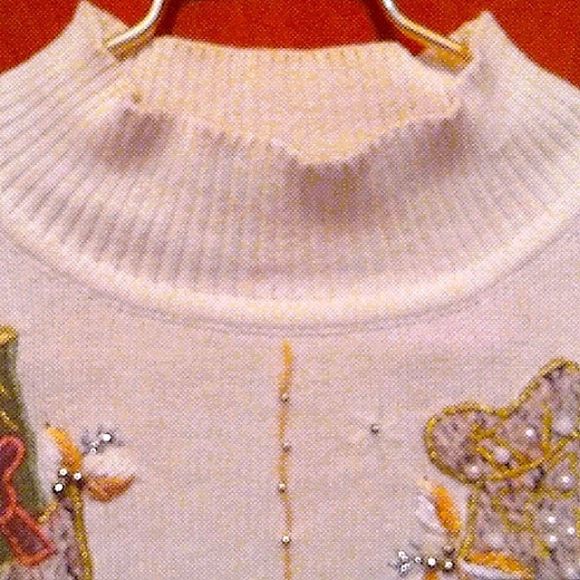Basic additions holiday medium cream long sleeved Christmas sweater embellished - Picture 8 of 9